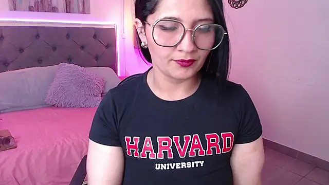 Snapshot of emily_leinner chatting on 12-18-24, 02:28 emily leinner online show from 12-18-24, 02:28