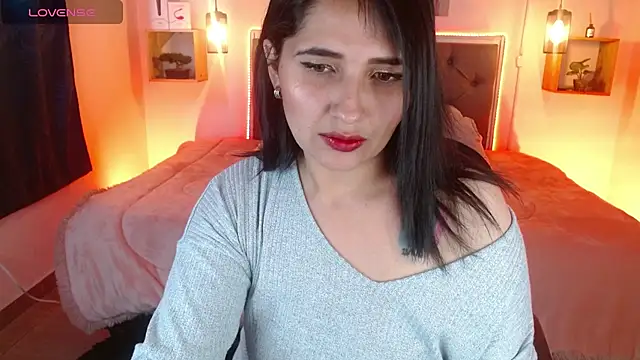 Snapshot of emily_leinner chatting on 02-27-25, 02:21 emily leinner online show from 02-27-25, 02:21