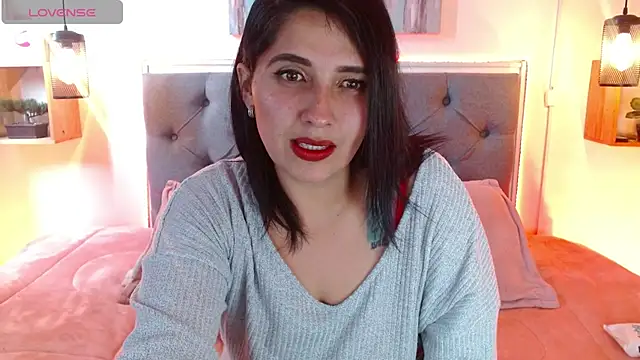 Snapshot of emily_leinner chatting on 02-27-25, 05:26 emily leinner online show from 02-27-25, 05:26