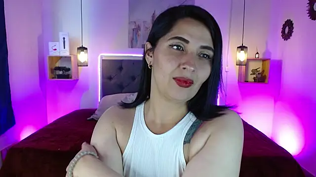 Snapshot of emily_leinner chatting on 03-07-25, 02:23 emily leinner online show from 03-07-25, 02:23