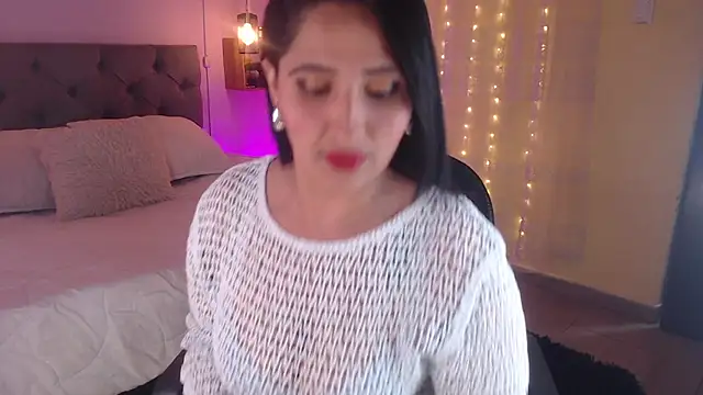 Snapshot of emily_leinner chatting on 01-08-26, 01:52 emily leinner online show from 01-08-26, 01:52