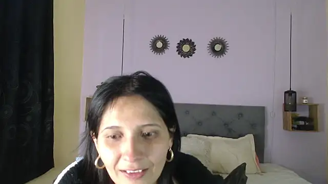 Snapshot of emily_leinner chatting on 01-15-26, 10:35 emily leinner online show from 01-15-26, 10:35