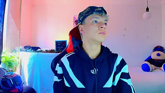 twink sebas  online show from 11-18-25, 03:38