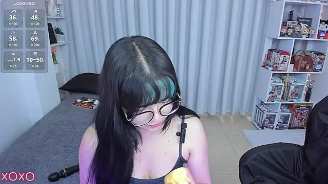 Snapshot of misshoneyxxx chatting on 05-25-26, 02:34 misshoneyxxx online show from 05-25-26, 02:34