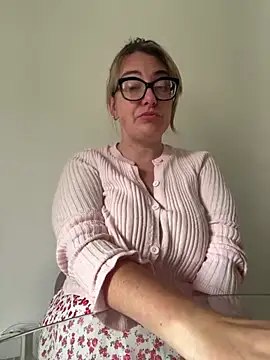 Miss Stassi online show from 06-02-26, 08:49