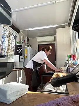 cinnabon  online show from 03-02-25, 12:22