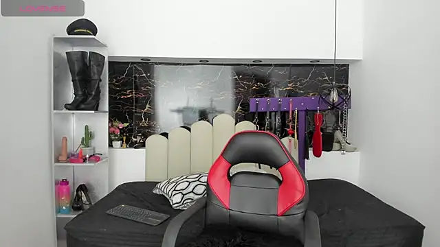 Snapshot of Kathia_Armstrong chatting on 12-17-24, 01:05 Kathia Armstrong online show from 12-17-24, 01:05