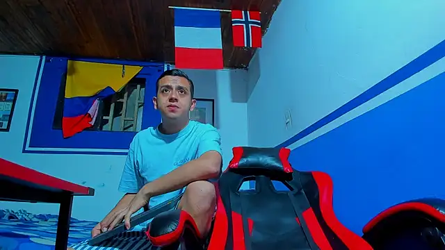 Snapshot of maxowens_oficial chatting on 02-24-26, 11:14 maxowens oficial online show from 02-24-26, 11:14