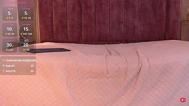 Snapshot of Emy_leon chatting on 02-06-25, 10:53 Emy leon online show from 02-06-25, 10:53