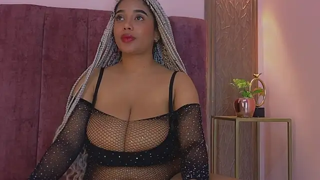 Snapshot of Emy_leon chatting on 11-08-25, 09:35 Emy leon online show from 11-08-25, 09:35