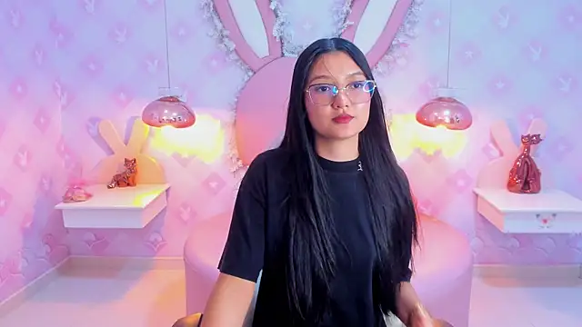 Snapshot of Saraa_Skinny chatting on 01-31-25, 03:11 Saraa Skinny online show from 01-31-25, 03:11