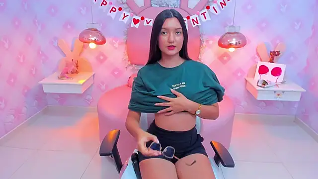 Snapshot of Saraa_Skinny chatting on 02-16-25, 02:54 Saraa Skinny online show from 02-16-25, 02:54