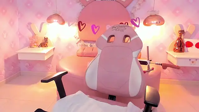 Snapshot of Saraa_Skinny chatting on 03-08-25, 02:51 Saraa Skinny online show from 03-08-25, 02:51