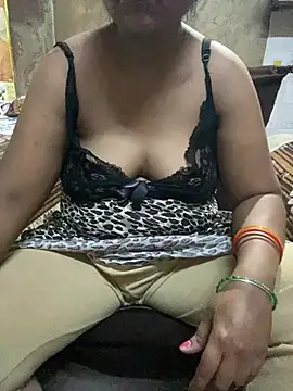 Snapshot of Tameesh_sexy_mistress chatting on 06-16-26, 05:04 Tameesh sexy mistress online show from 06-16-26, 05:04