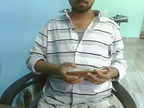 Snapshot of Ishan003 chatting on 11-15-25, 06:22 Ishan003 online show from 11-15-25, 06:22