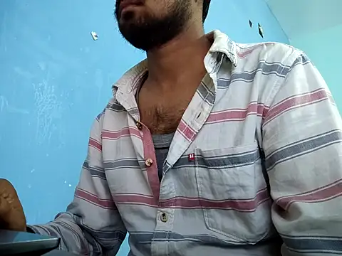 Snapshot of Ishan003 chatting on 12-19-25, 04:52 Ishan003 online show from 12-19-25, 04:52