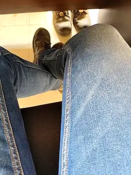 Snapshot of Ishan003 chatting on 03-08-26, 09:57 Ishan003 online show from 03-08-26, 09:57