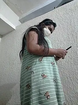 Priya Strip online show from 05-20-26, 01:34