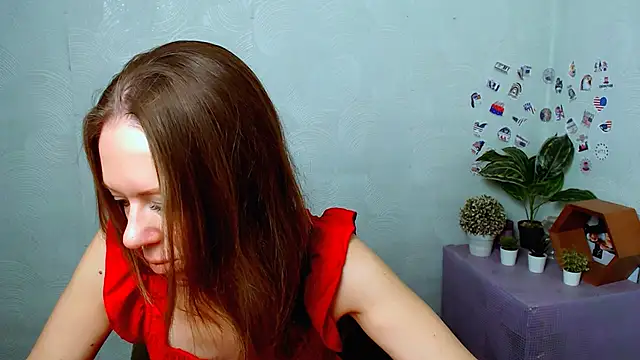 GloriaSi  online show from 12-18-25, 05:35