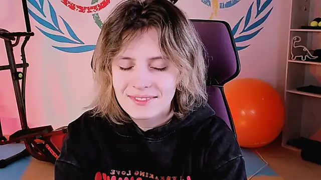 LolaAsmus online show from 02-13-25, 05:16