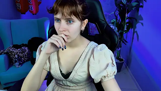 LolaAsmus online show from 10-17-25, 05:43