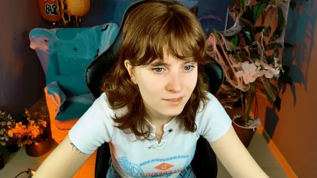 LolaAsmus online show from 10-22-25, 05:30