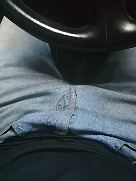 Jovende28 online show from 10-30-25, 11:27