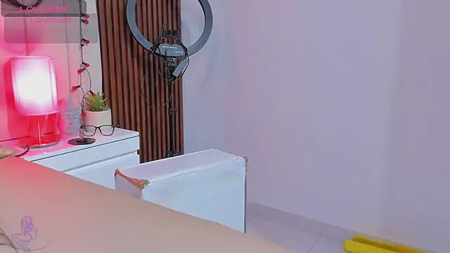 Snapshot of Meli_castillo chatting on 02-26-25, 11:20 Meli castillo online show from 02-26-25, 11:20