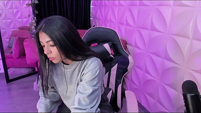 NattGomez online show from 09-22-25, 10:45