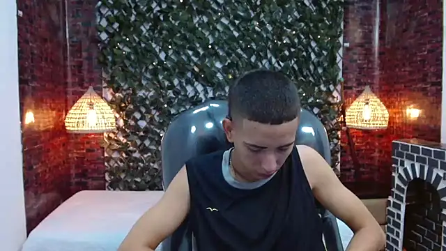 JackSwan18 online show from 12-23-24, 01:45