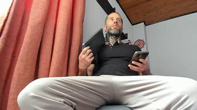 Antoniohot2024 online show from 01-19-25, 05:49