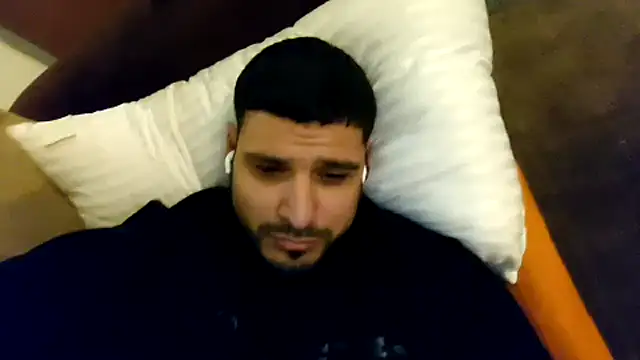 Snapshot of Insaneskillzz69 chatting on 02-19-25, 02:01 Insaneskillzz69 online show from 02-19-25, 02:01