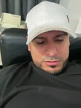 Snapshot of Insaneskillzz69 chatting on 04-14-26, 01:50 Insaneskillzz69 online show from 04-14-26, 01:50