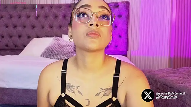 EMILYY FOXY online show from 03-10-26, 06:57