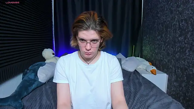 KIKI Krash online show from 02-13-25, 07:21