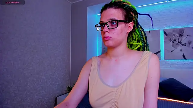 KIKI Krash online show from 09-12-25, 10:04