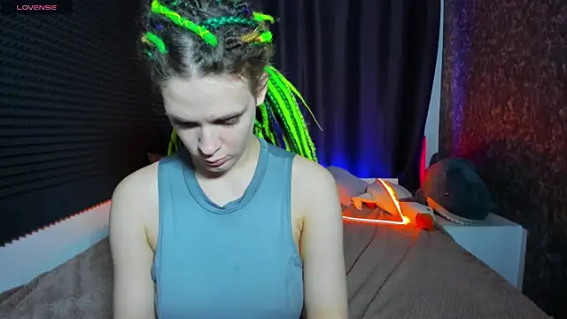 KIKI Krash online show from 10-19-25, 10:16