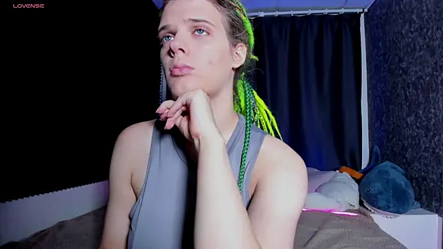 KIKI Krash online show from 10-25-25, 10:01