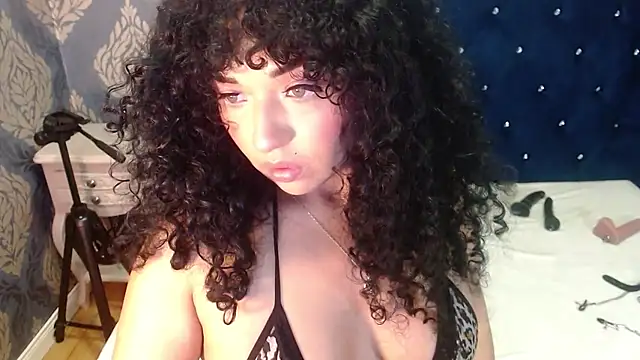 Sofiacowperx online show from 05-21-26, 01:29