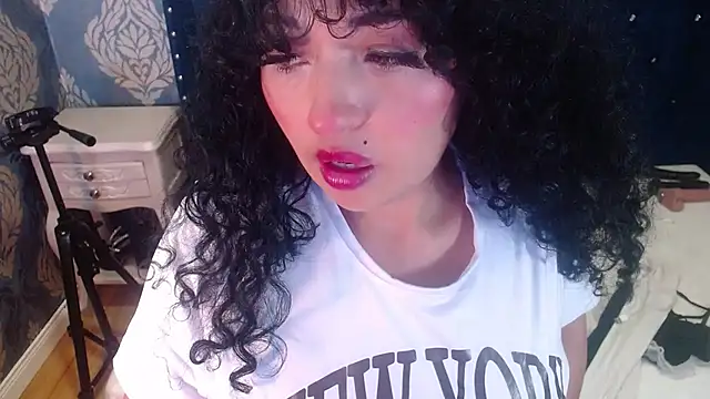 Sofiacowperx online show from 07-23-26, 02:26