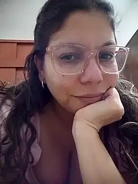 Snapshot of Carliina_Soussa chatting on 05-12-26, 10:29 Carliina Soussa online show from 05-12-26, 10:29