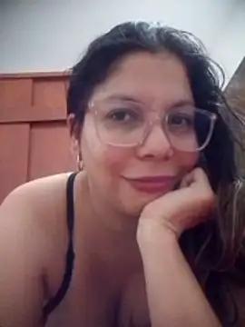 Snapshot of Carliina_Soussa chatting on 06-09-26, 12:11 Carliina Soussa online show from 06-09-26, 12:11