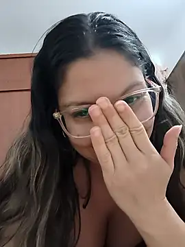 Snapshot of Carliina_Soussa chatting on 07-01-26, 11:59 Carliina Soussa online show from 07-01-26, 11:59