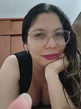 Snapshot of Carliina_Soussa chatting on 07-02-26, 10:49 Carliina Soussa online show from 07-02-26, 10:49