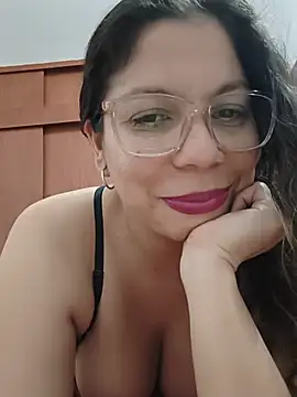 Snapshot of Carliina_Soussa chatting on 07-07-26, 11:53 Carliina Soussa online show from 07-07-26, 11:53