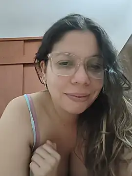 Snapshot of Carliina_Soussa chatting on 07-15-26, 02:06 Carliina Soussa online show from 07-15-26, 02:06