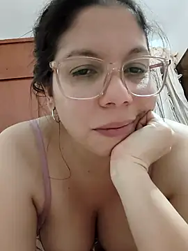 Snapshot of Carliina_Soussa chatting on 07-16-26, 12:27 Carliina Soussa online show from 07-16-26, 12:27