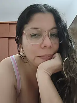 Snapshot of Carliina_Soussa chatting on 07-27-26, 01:23 Carliina Soussa online show from 07-27-26, 01:23