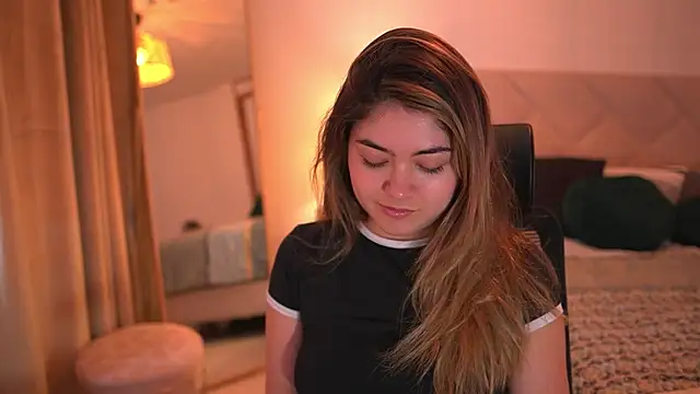 Lau Bee online show from 04-18-26, 06:23