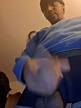 bigboytoy912 online show from 04-21-26, 01:07